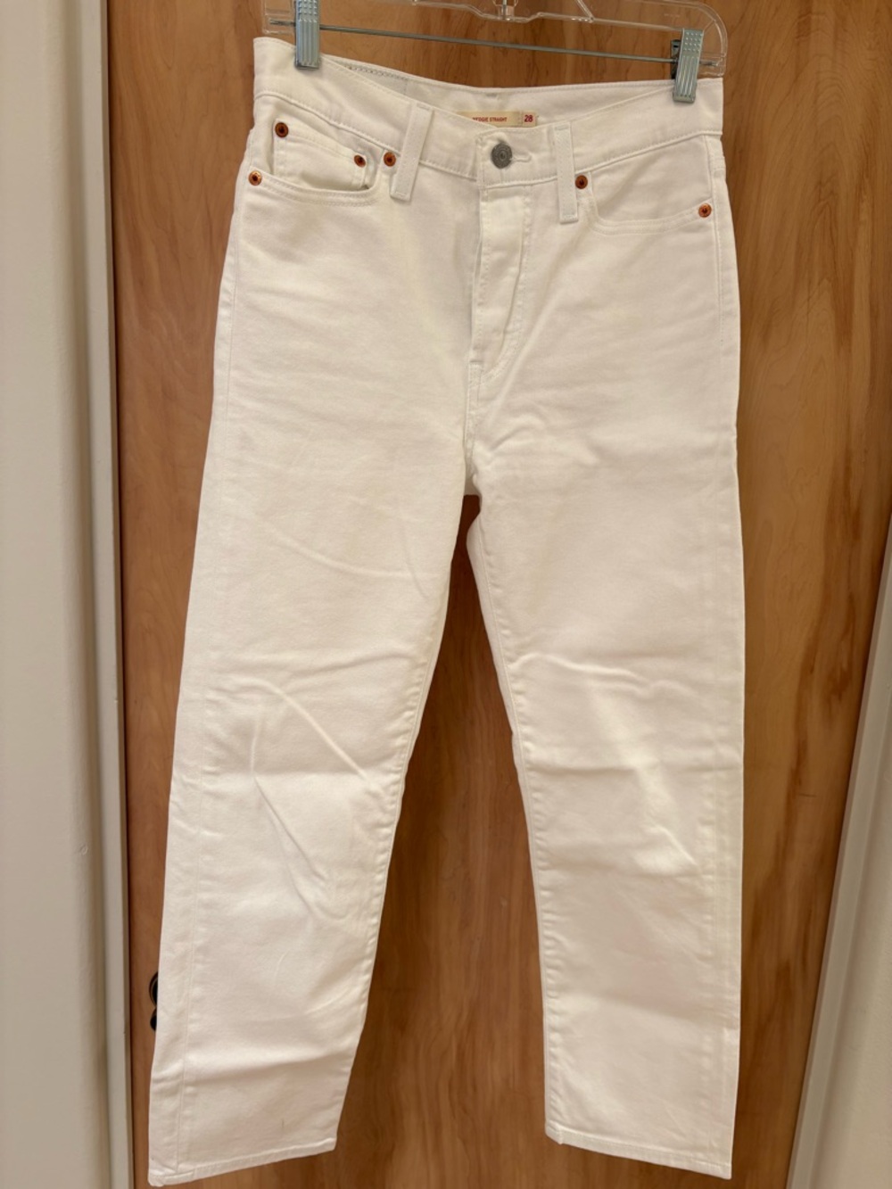 Levi's White Cropped Ankle Jeans